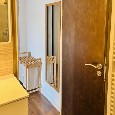 T2 With Parking, Air-conditioned, 10 Min From The Beaches Of Cannes * Le Cannet