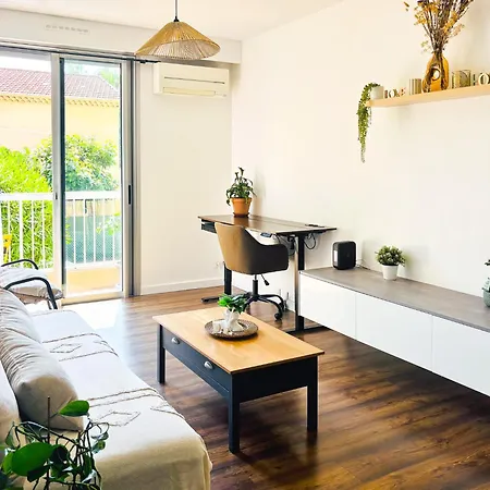 T2 With Parking, Air-conditioned, 10 Min From The Beaches Of Cannes