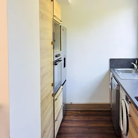 T2 With Parking, Air-conditioned, 10 Min From The Beaches Of Cannes Appartement *