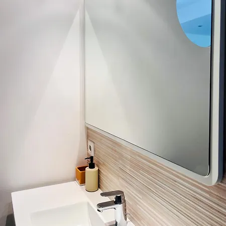 T2 With Parking, Air-conditioned, 10 Min From The Beaches Of Cannes Appartement *