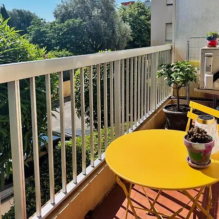 Appartement T2 With Parking, Air-conditioned, 10 Min From The Beaches Of Cannes Le Cannet
